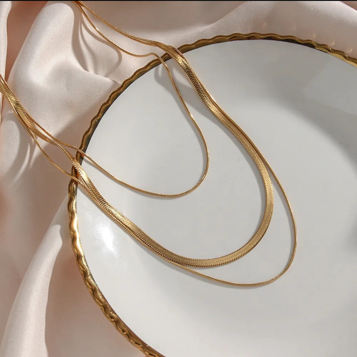 Trois Serpents Necklace
