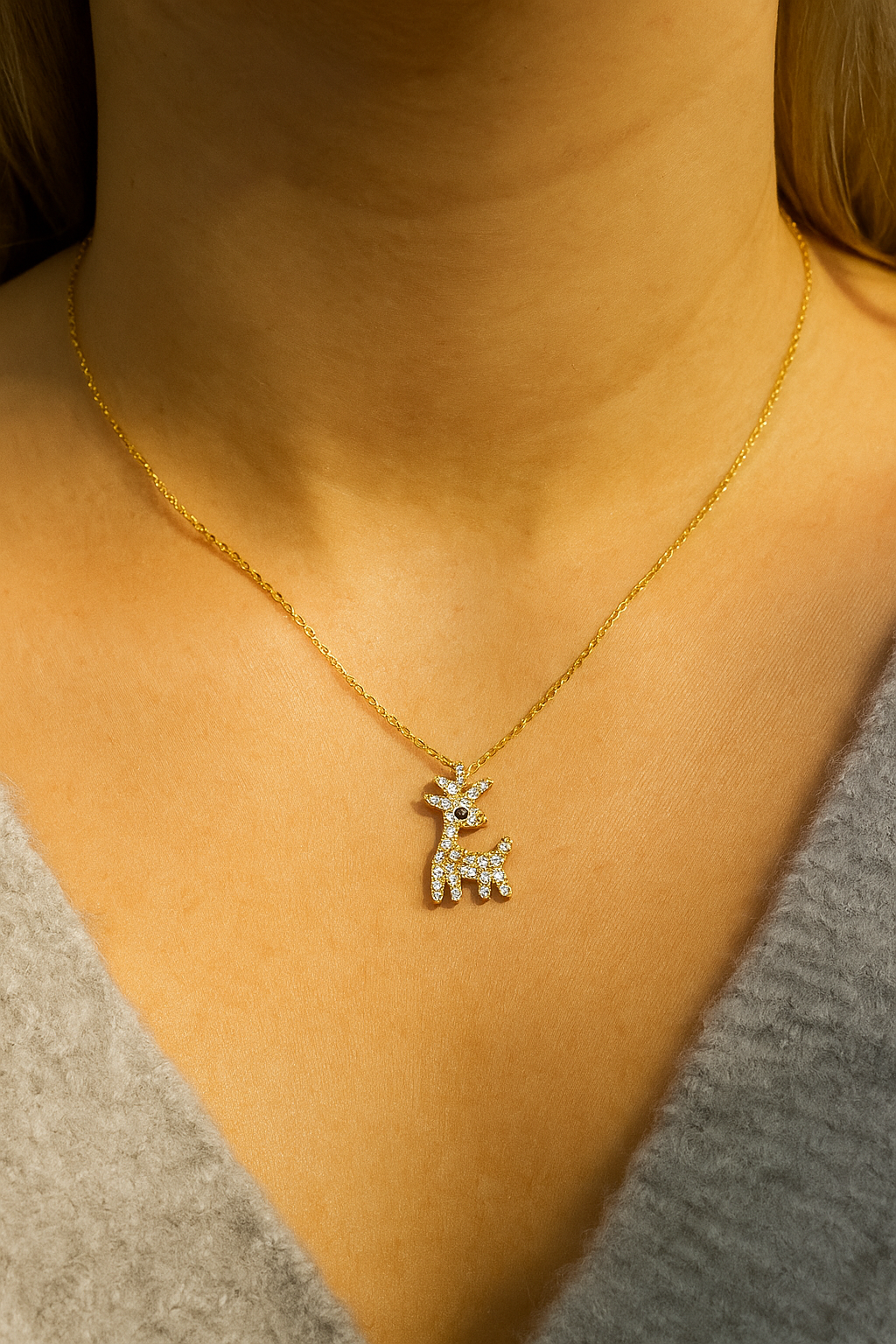 Sparkling Reindeer Pendant Necklace