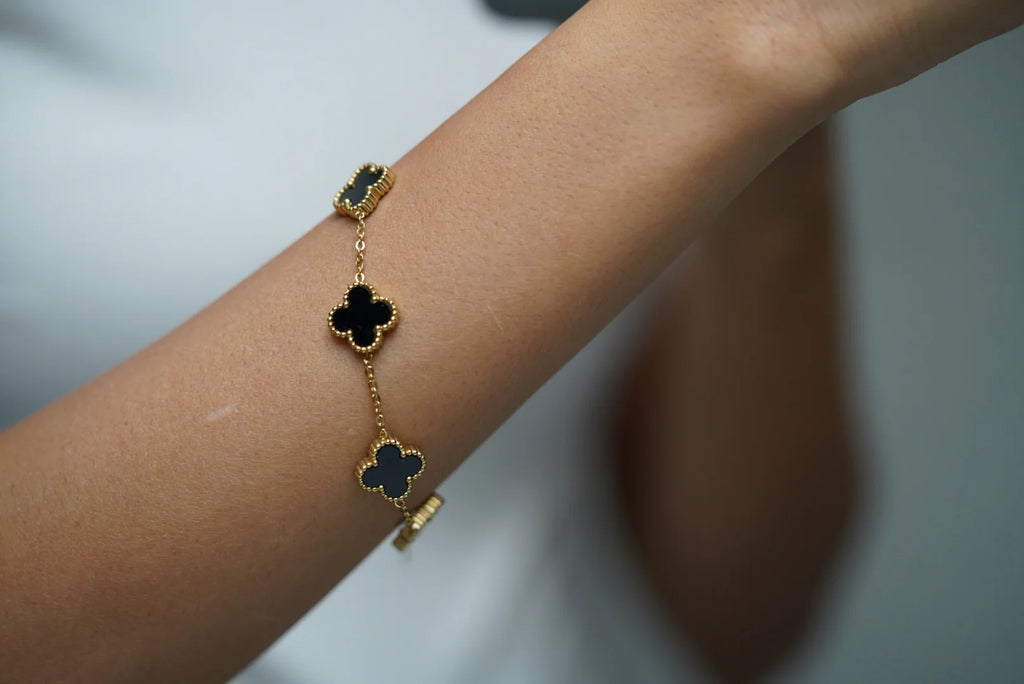 Dainty Clover Leaf Bracelet